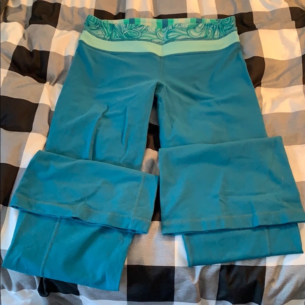 LuluLemon groove Flare Pants size 6